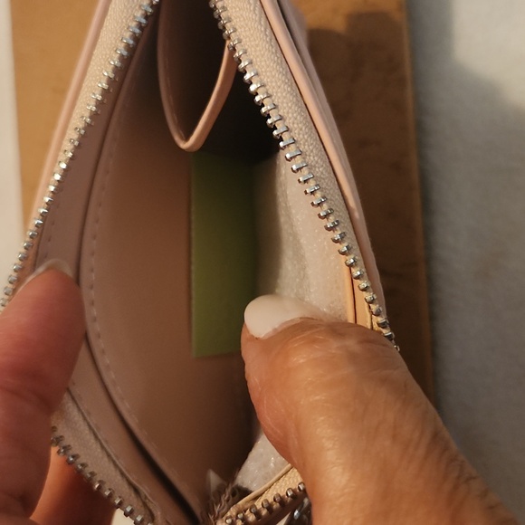 Pink Wallet - Picture 3 of 4